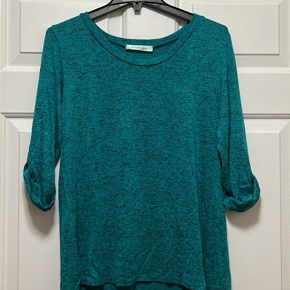 Chris & Carol Round Neck Cuffed Sleeve Tunic - Picture 9 of 11